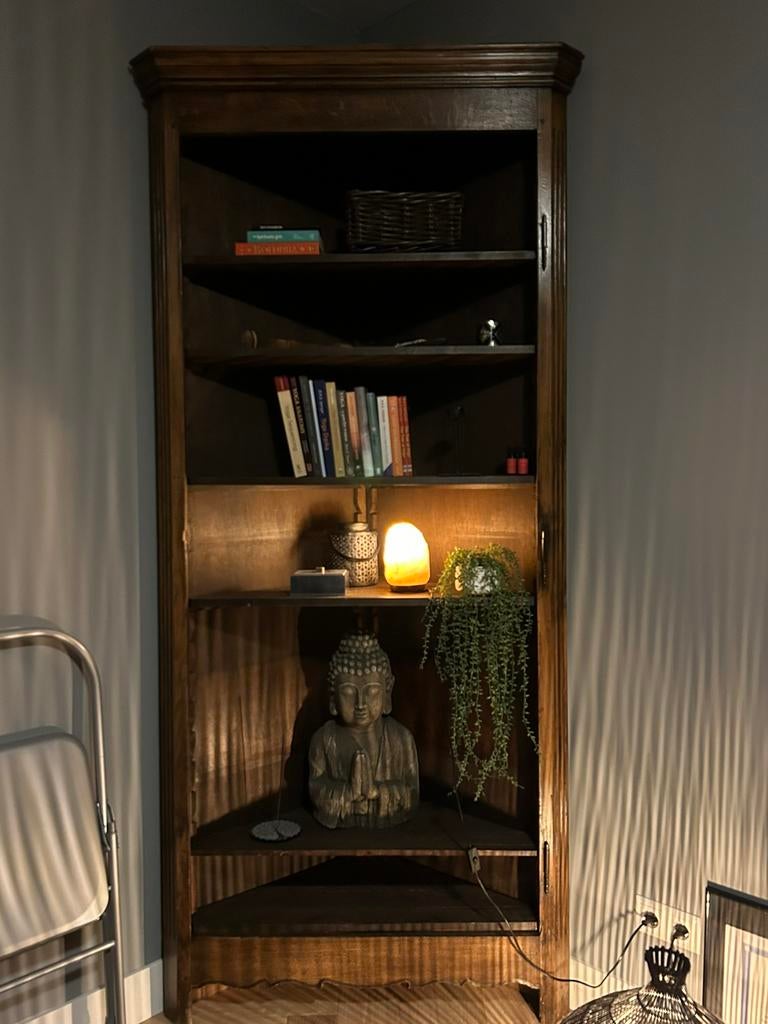 Karaktervolle oude houten hoekkast (ca. begin 20e eeuw), Antiek en Kunst, Antiek | Meubels | Kasten, Ophalen