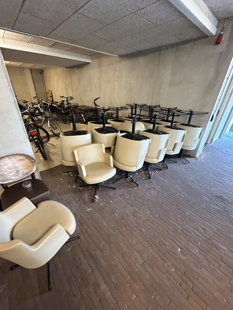 Foto 7 van stoelen draaibaar 25 tuks