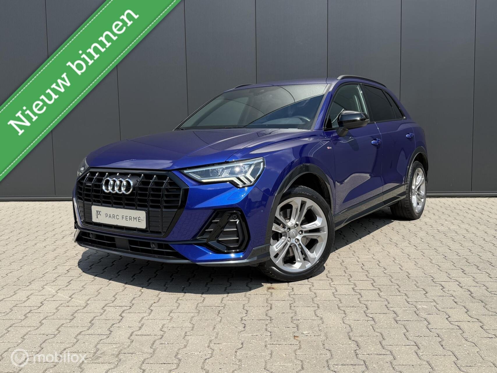 Audi Q3 45 TFSI quattro S Line/Trekhaak/Virtual/Matrix/ACC, Gebruikt, Zwart, 1984 cc, Blauw