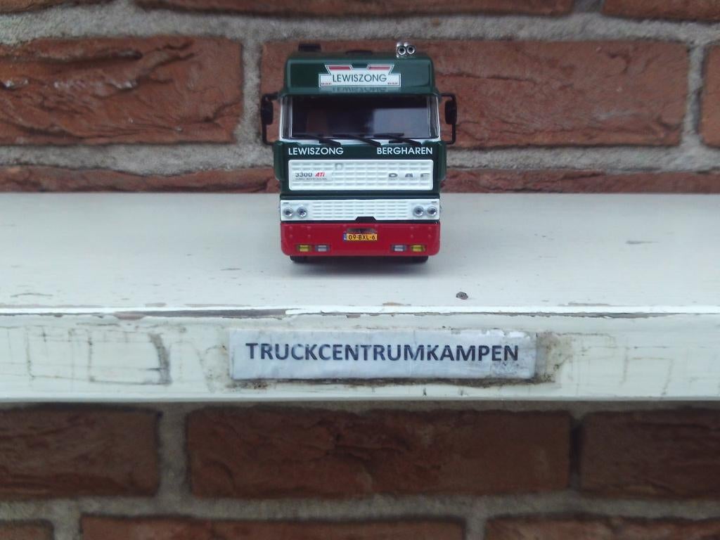 WSI  Daf  3300  Space  Cab  4 x 2  van  Lewiszong., Hobby en Vrije tijd, Modelauto's | 1:50, Ophalen of Verzenden, Nieuw, Bus of Vrachtwagen