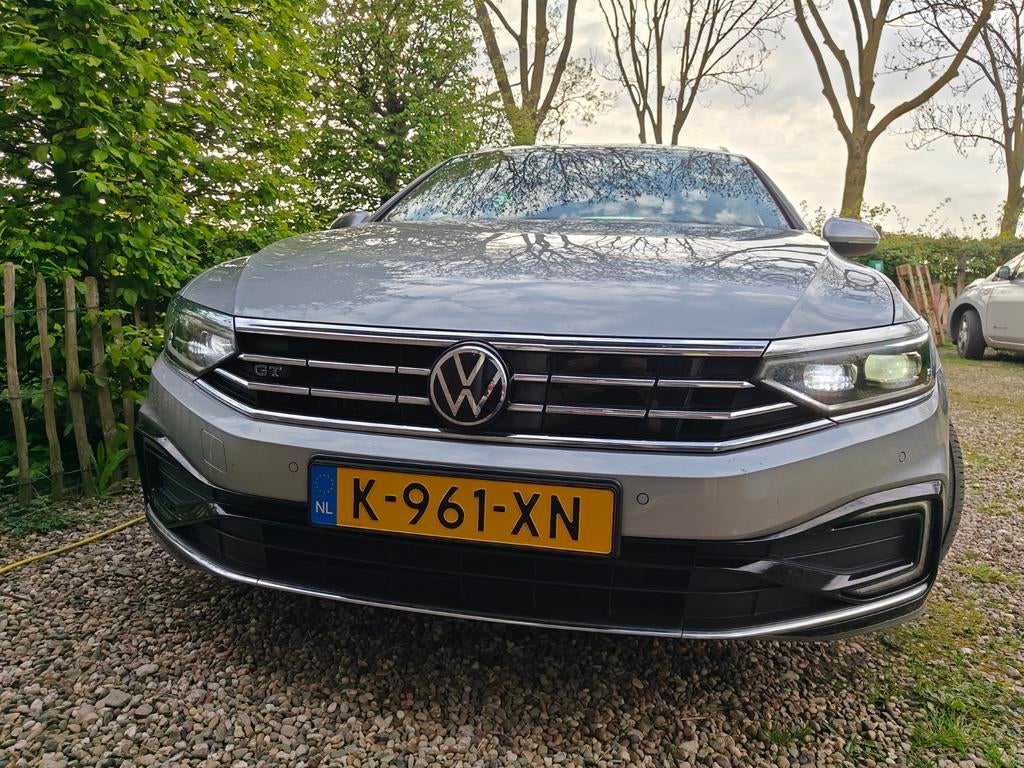 Volkswagen Passat 1.4 TSI Phev 218pk 6-DSG 2021 Grijs, Auto's, Stof, Euro 6, 1600 kg, Zilver of Grijs
