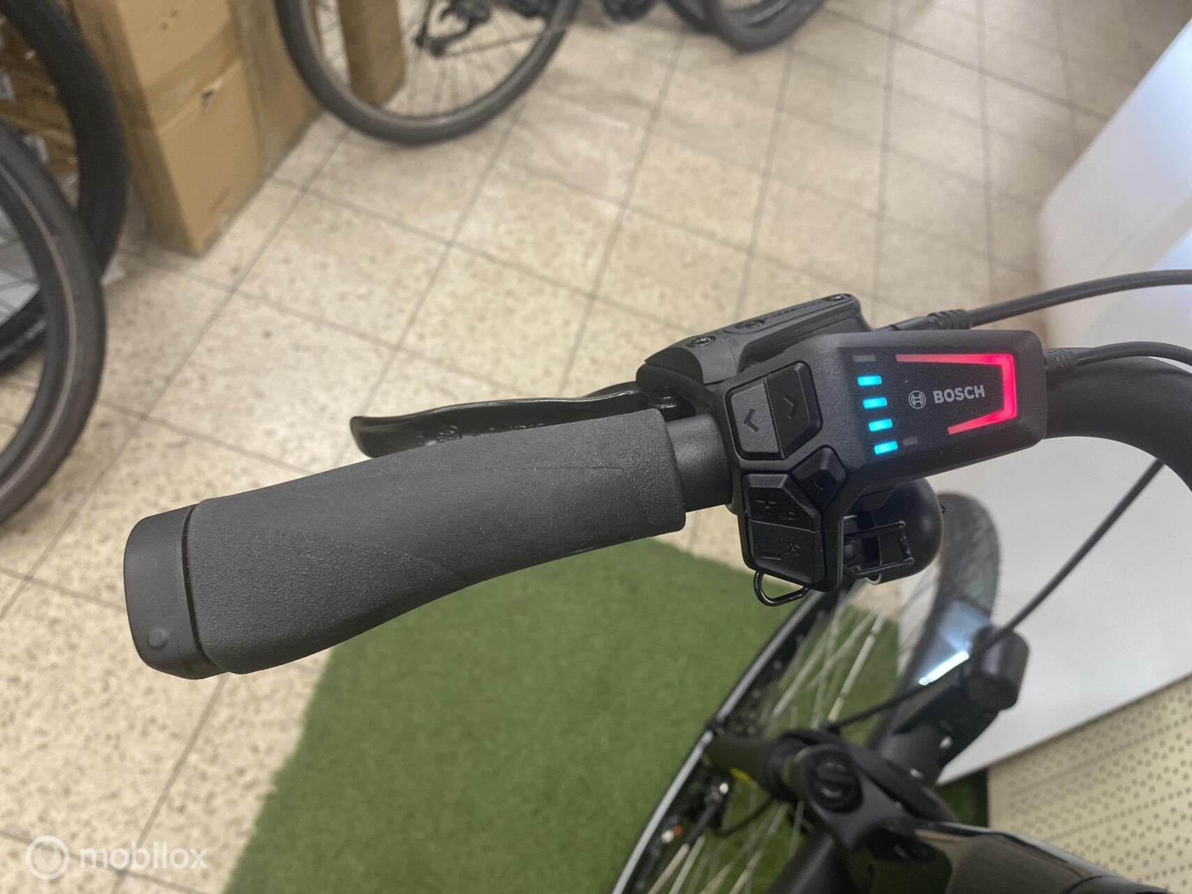 Foto 10 van BATAVUS FINEZ PT E-GO POWER SPORT BOSCH 750WH 53 CM NIEUW