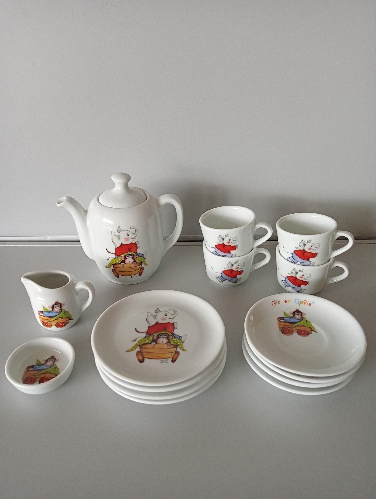 Kinderservies van D.E  olie en appie, Ophalen of Verzenden