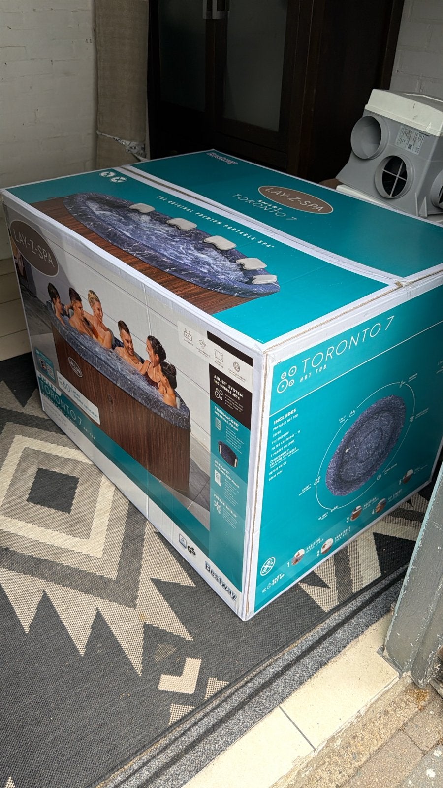 Lay-Z-Spa Toronto 7 Persoons Opblaasbare Jacuzzi, Ophalen, Nieuw, Afdekzeil, Opblaasbaar