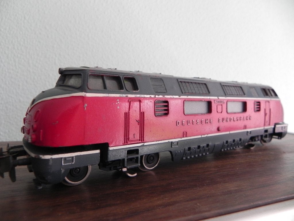 TE KOOP; TRIX MODELTREIN  LOK MET 3 WAGONS, Ophalen, Gelijkstroom, Trix, Analoog