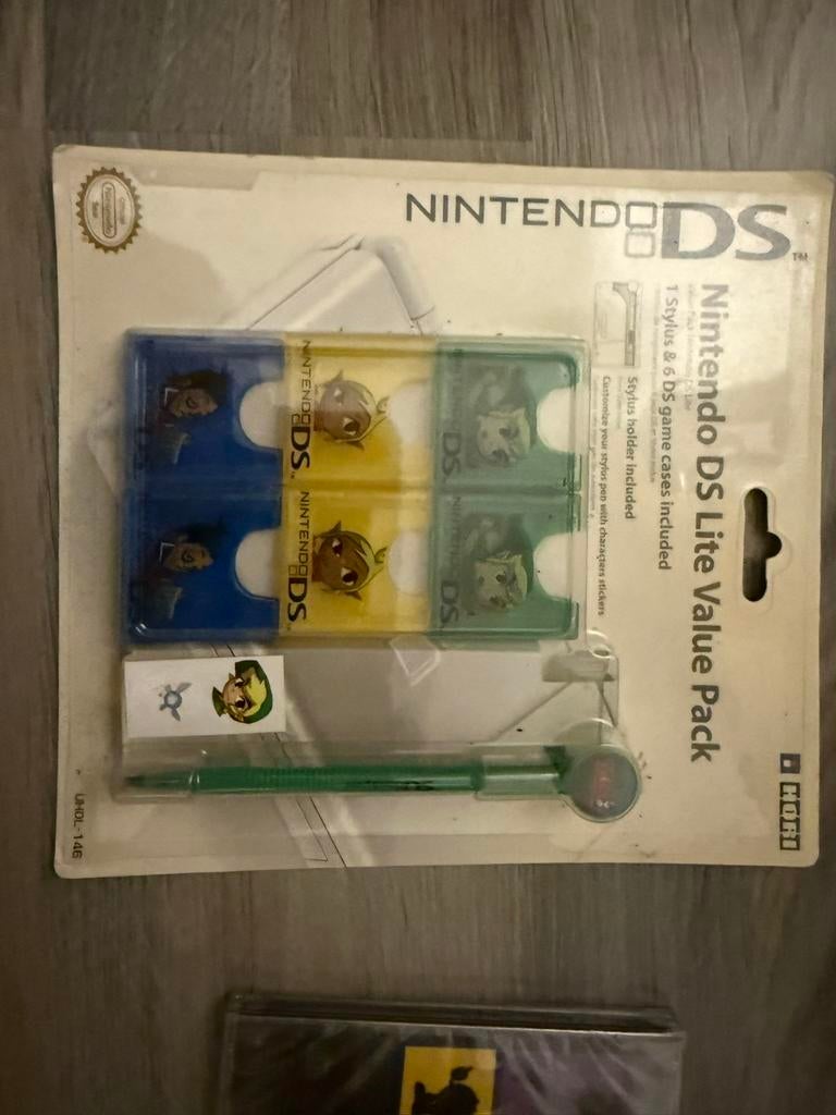 Nintendo ds zelda value pack sealed, Spelcomputers en Games, Avontuur en Actie, 1 speler, Ophalen of Verzenden, Zo goed als nieuw