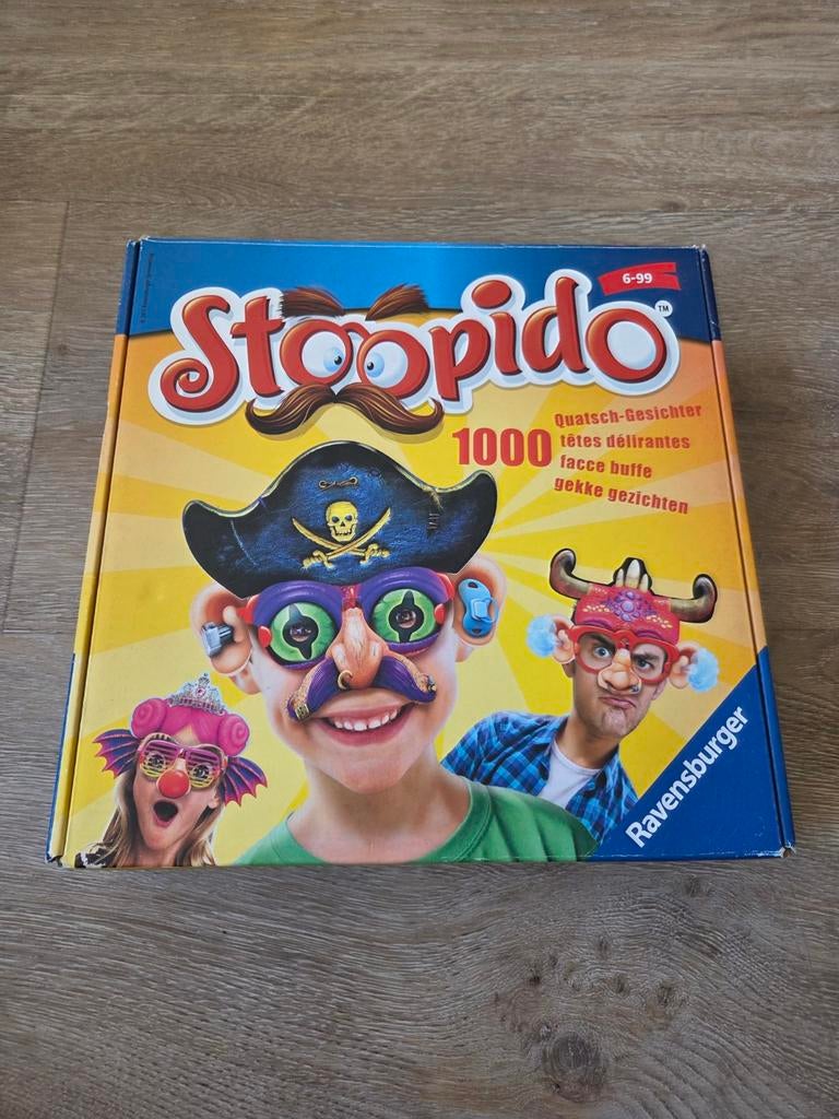 Stoopido, Ophalen of Verzenden, Zo goed als nieuw