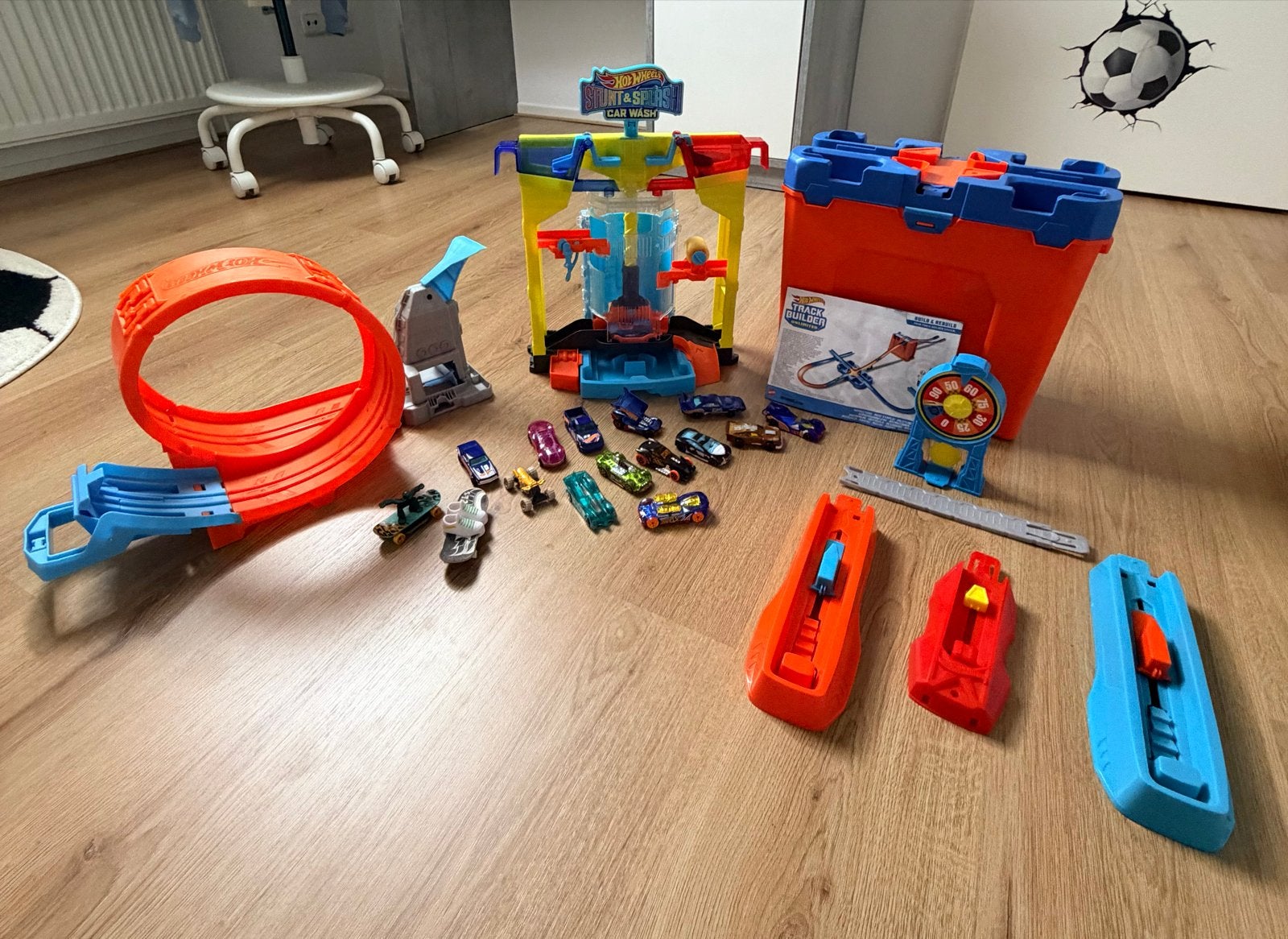 Hot Wheels Stunt & Splash Car Wash en Track Builder set, Ophalen, Hot Wheels, Racebaan, Gebruikt
