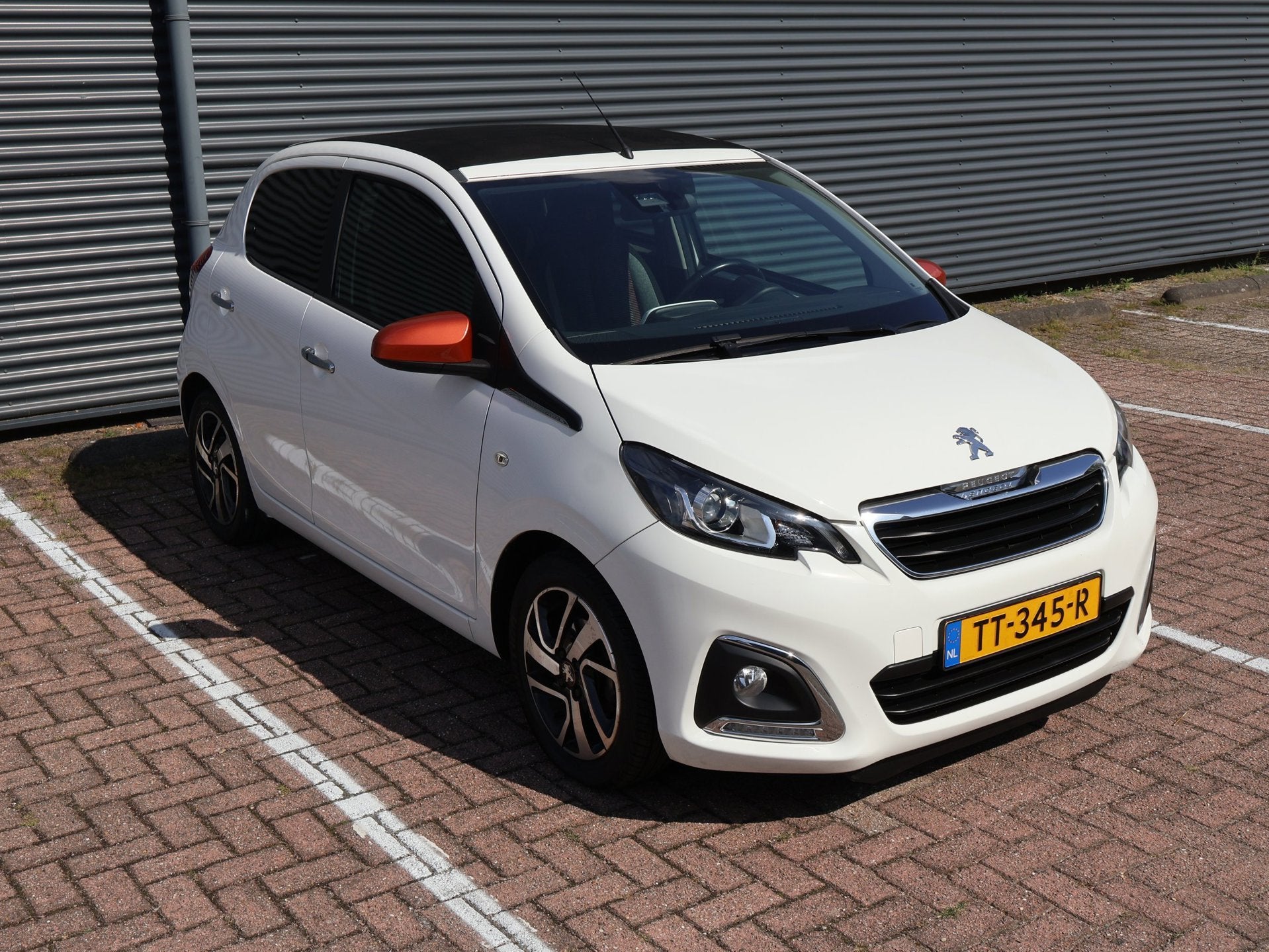 Peugeot 108 1.2 Puretech TOP! Roland Garros Addap. Cruise Ke, Auto's, Voorwielaandrijving, Stof, Gebruikt, Euro 6