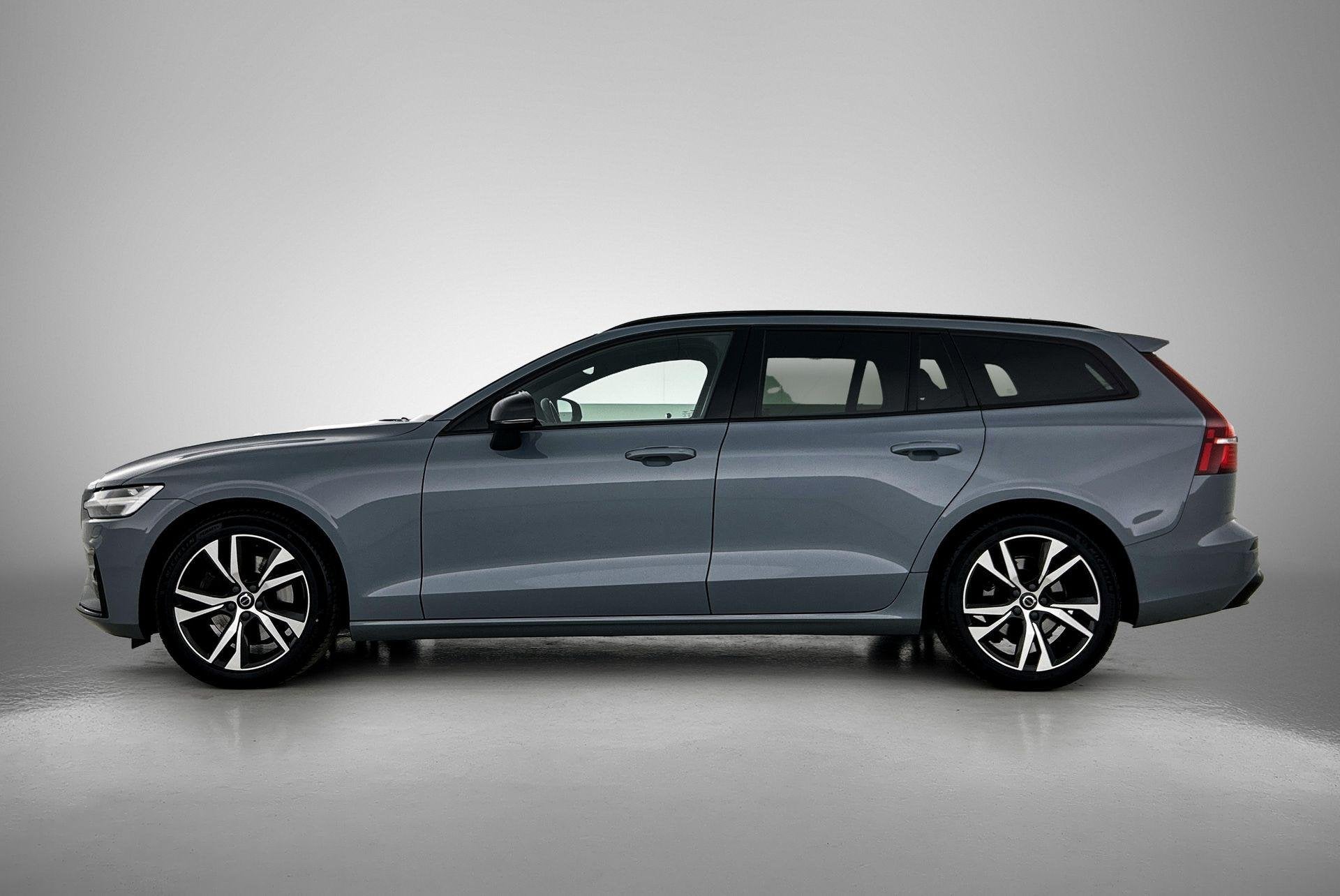 Volvo V60 2.0 B4 Plus Dark 1e Eigenaar | Origineel Nederland, Auto's, 12 maanden, Euro 6, 4 cilinders, 1634 kg