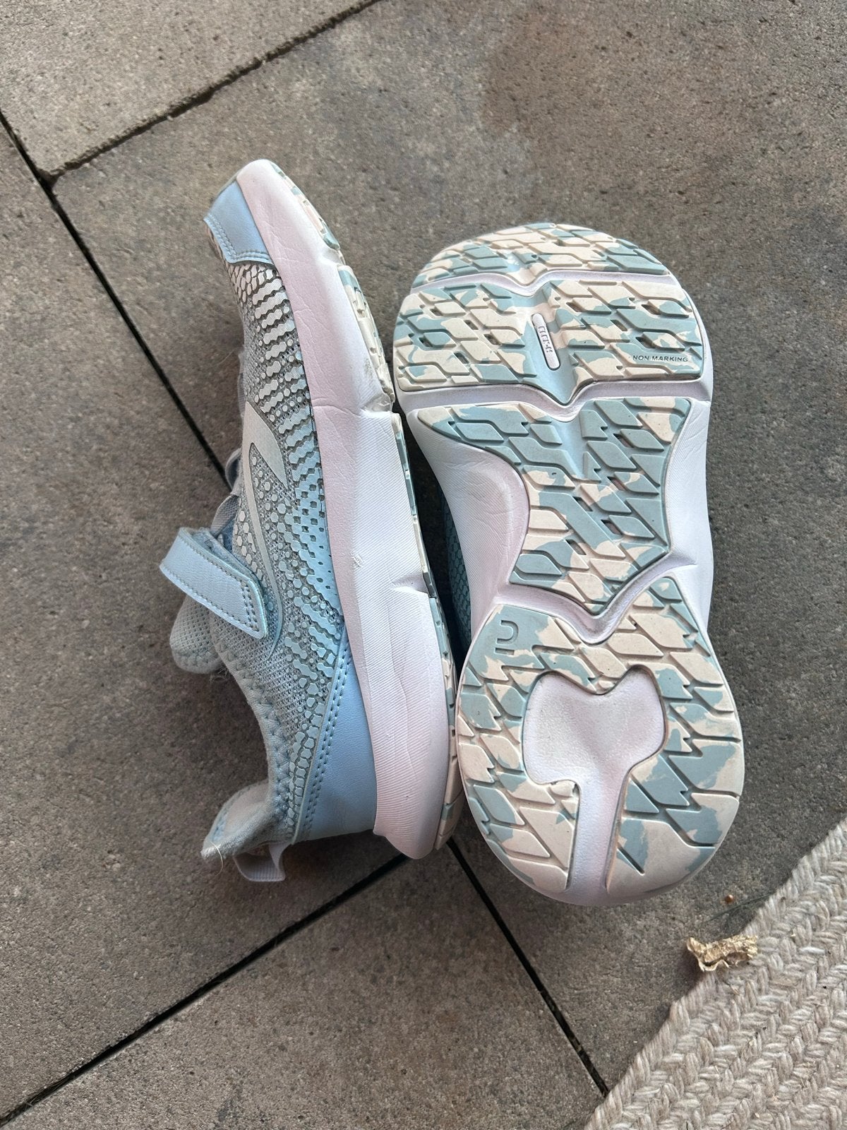 Lichtblauwe sneakers voor kinderen - Zo goed als nieuw, Ophalen of Verzenden, Zo goed als nieuw, Blauw, Sneakers of Gympen