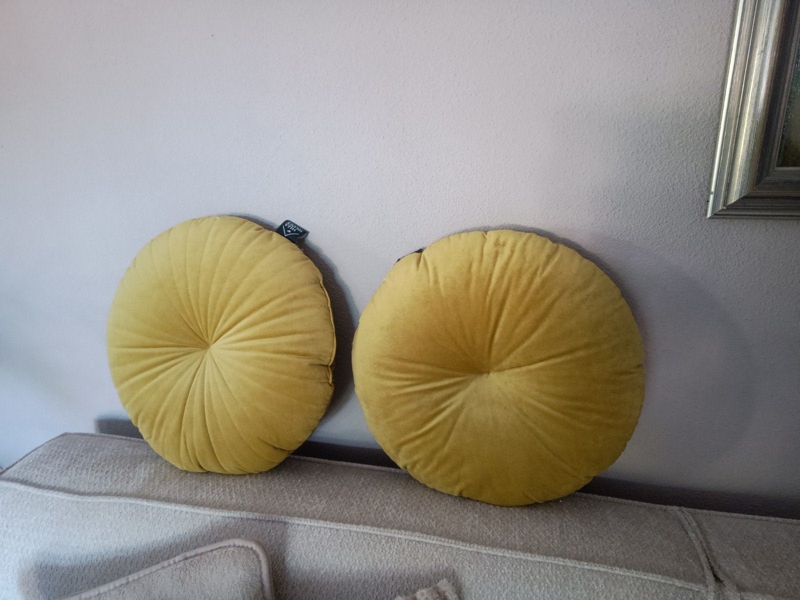 2 ronde kussens 45 cm   zgan, Ophalen of Verzenden, Zo goed als nieuw