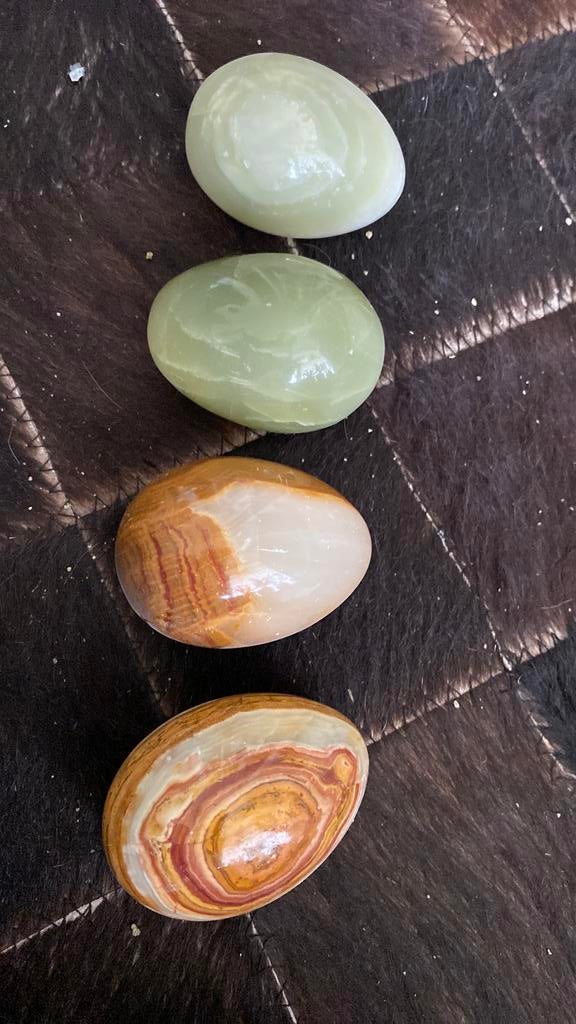 4 edelsteen eieren, Sieraden, Tassen en Uiterlijk, Edelstenen, Ophalen of Verzenden, Zo goed als nieuw