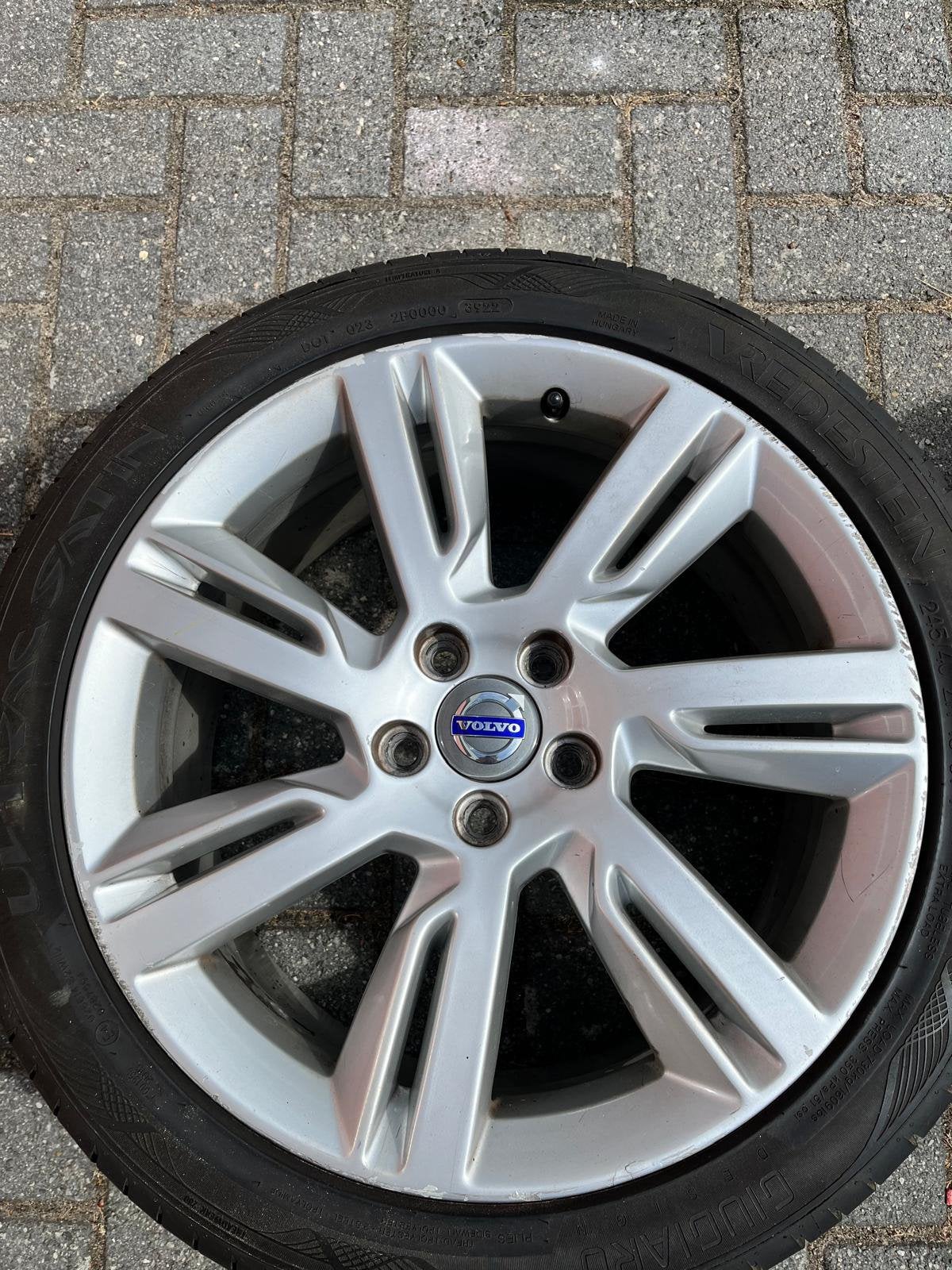 Originele Volvo Sleipner Vredestein Allseason band 245/40/18, 18 inch, Banden en Velgen, Ophalen of Verzenden, All Season