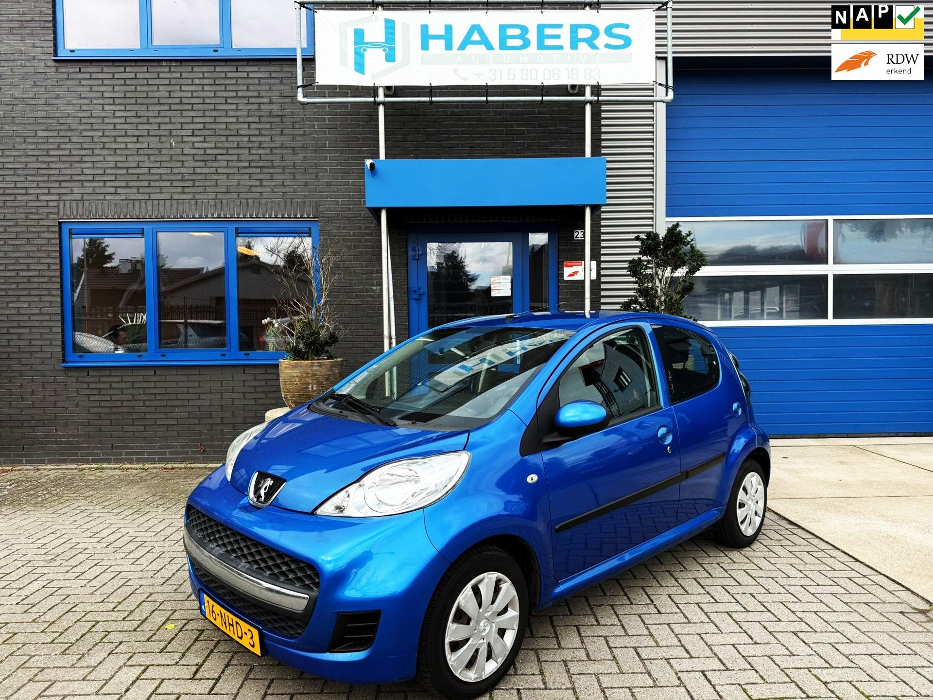 Peugeot 107 1.0-12V Urban Move 68PK|Origineel NL|Airco|Elect, Auto's, Voorwielaandrijving, Stof, Gebruikt, Zwart