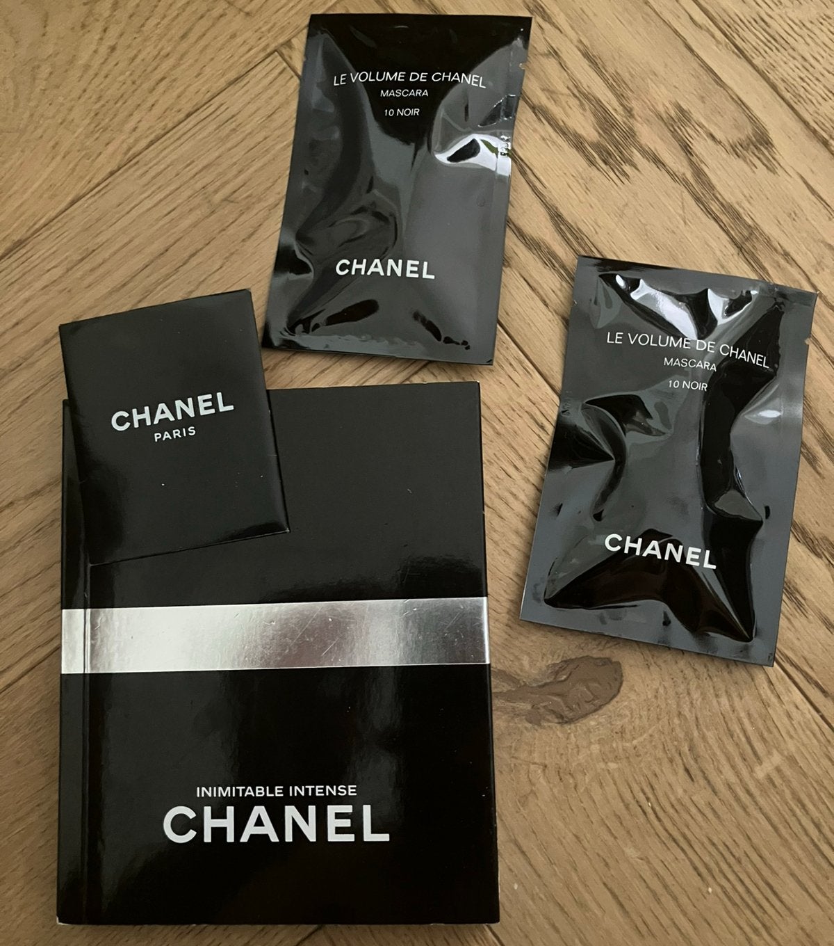 Speciale Chanel notebook noteblock & mascara Le Volume noir, Ophalen of Verzenden, Nieuw, Zwart, Ogen