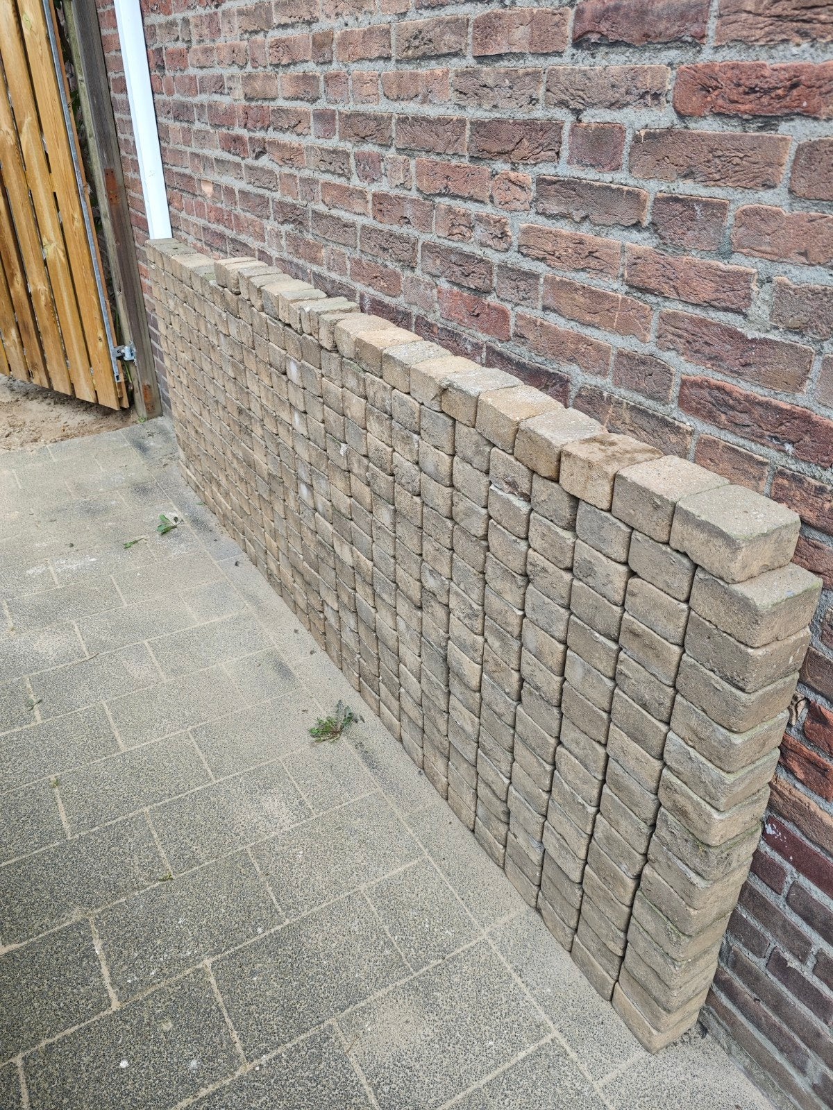 Gebruikte betonnen klinkers - ca. 4 m², Tuin en Terras, Tegels en Klinkers, Ophalen, Gebruikt, Klinkers, Minder dan 5 m²