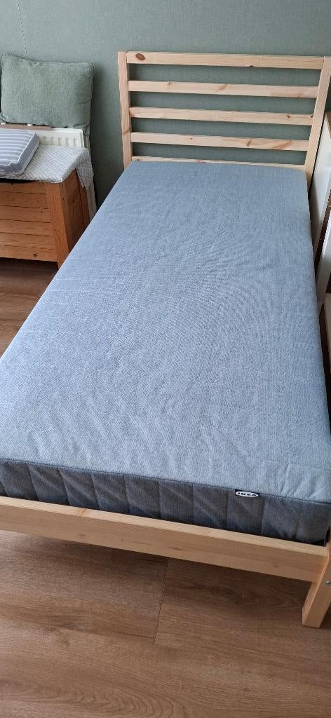 bed 90x200, Huis en Inrichting, Slaapkamer | Bedden, Zo goed als nieuw, Eenpersoons, 90 cm, 200 cm, Hout, Beige, Ophalen