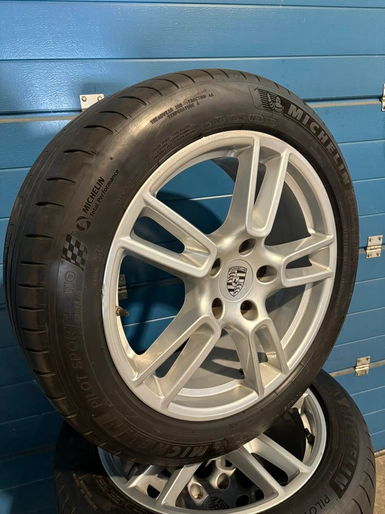 Originele Porsche Panamera 19 inch breedset met Zomerbanden, Auto-onderdelen, Banden en Velgen, Gebruikt, 265 mm, Banden en Velgen