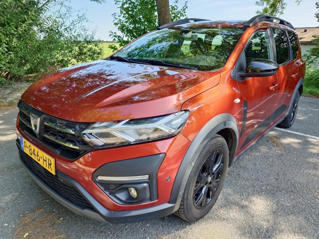Dacia Jogger 1.0 TCe 110pk 7pl 2022 Bruin, Auto's, Voorwielaandrijving, Stof, Bruin, 7 stoelen