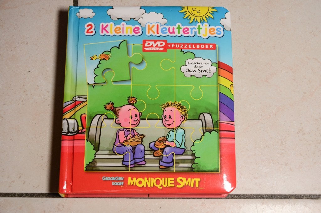 Telekids 2 kleine kleutertjes dvd + puzzelboek Monique Smit, Ophalen of Verzenden, Zo goed als nieuw