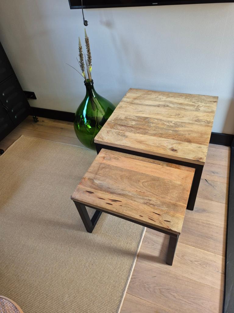 Set van 2 mangohouten salontafels/bijzettafels, 45 tot 60 cm, Gebruikt, Industrieel, Landelijk, Vierkant