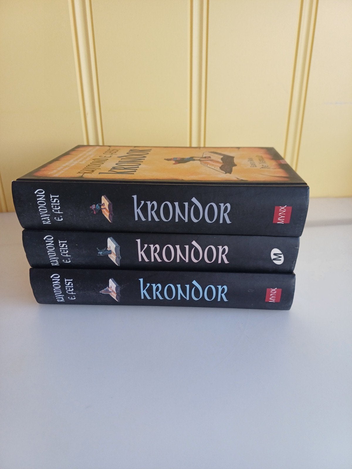 Krondor trilogie, Ophalen of Verzenden, Gelezen, Raymond E. Feist