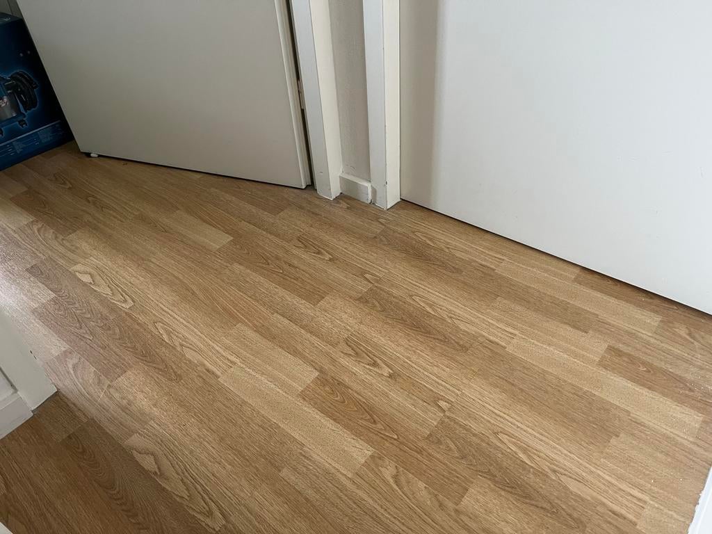 Gratis! 40m2 kliklaminaat vloer, lichte eiken hout kleur, Ophalen, Gebruikt, Bruin, 25 tot 50 m²