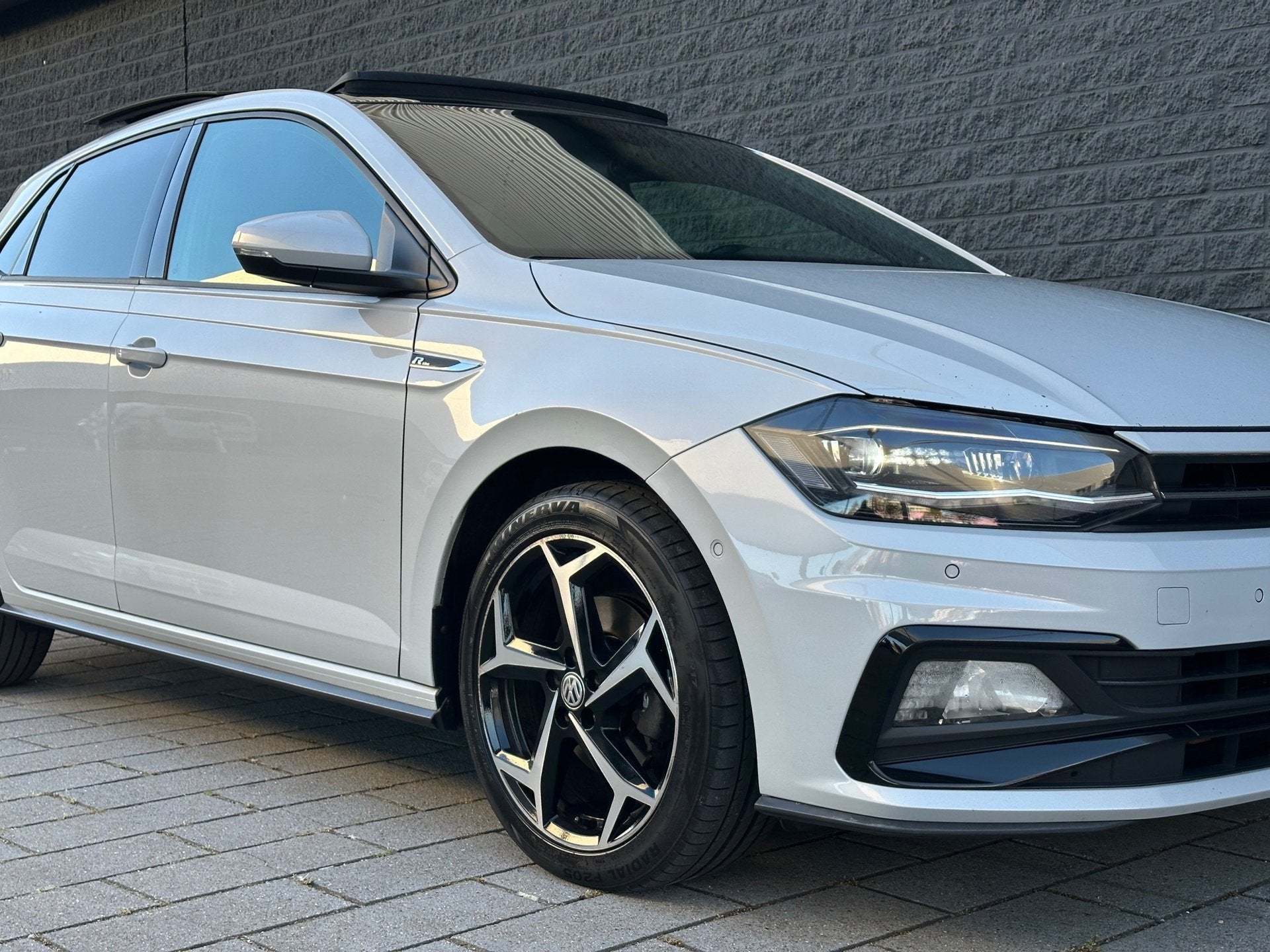 Volkswagen Polo 1.0 TSI R-Line Automaat Panorama Beats, Auto's, Volkswagen, Gebruikt, Euro 6, 116 pk, Bedrijf