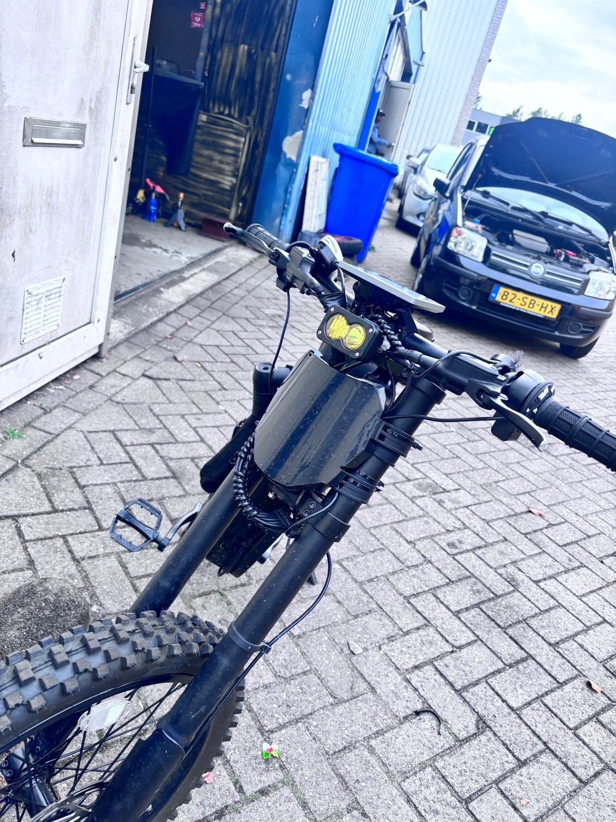 Gt200 2kw E-bike met oplader en koplamp, Ophalen, Zo goed als nieuw, 50 km per accu of meer, Overige merken