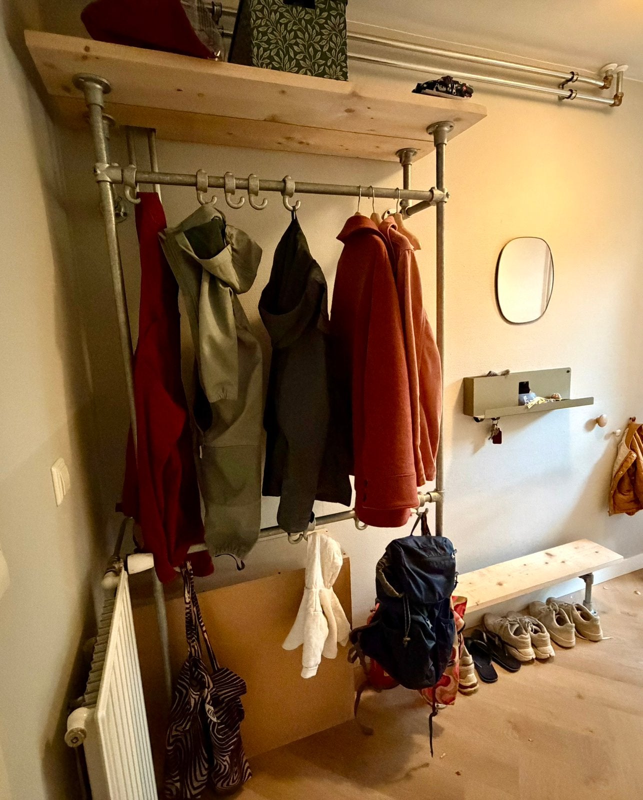 Industriële kapstok met schoenenrek, Huis en Inrichting, 200 cm of meer, Zo goed als nieuw, Metaal, Ophalen