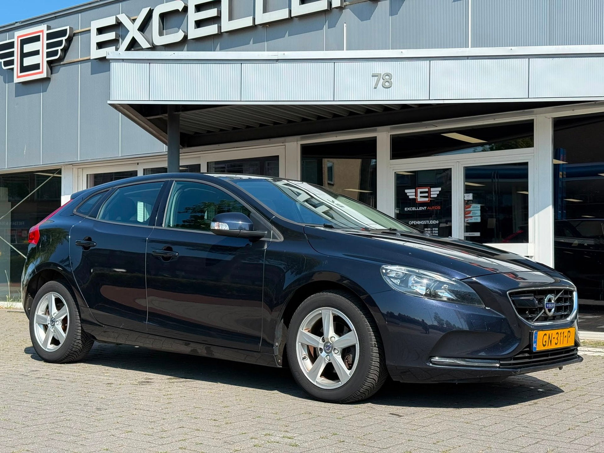 Volvo V40 2.0 D2 Kinetic Business | Panoramadak | Navigatie, Auto's, Volvo, Voorwielaandrijving, Stof, Gebruikt, 4 cilinders