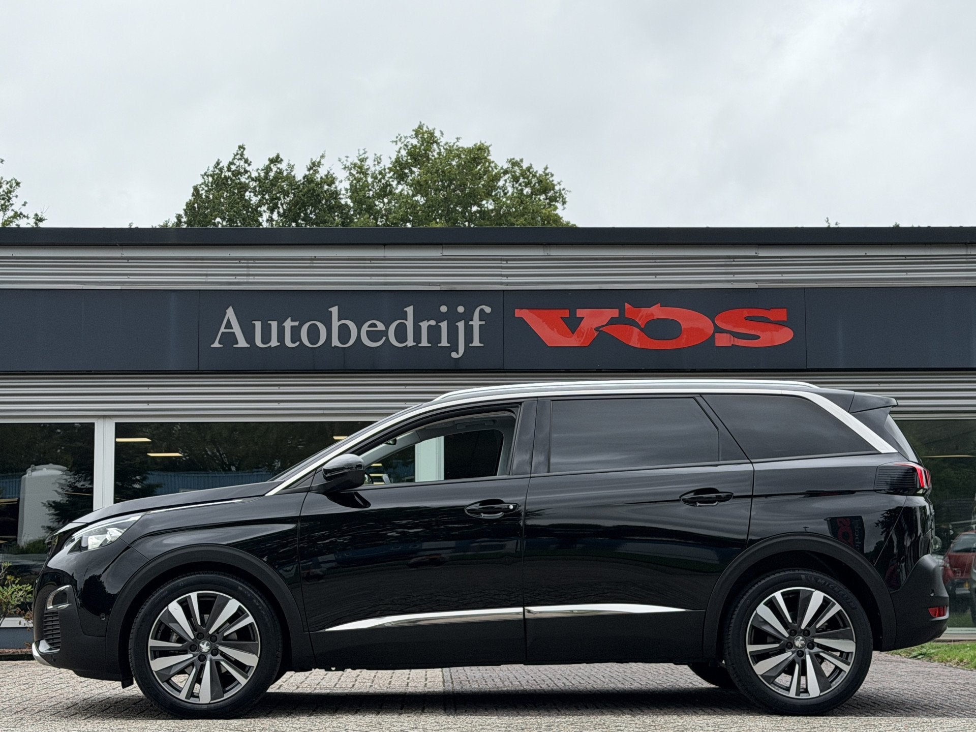 Peugeot 5008 1.2 PureTech Allure Avantage | Panodak | Memory, Gebruikt, 1199 cc, Zwart, 3 cilinders