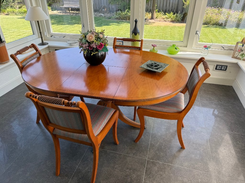 Noten houten eettafel, Ophalen, Zo goed als nieuw, Ovaal, Overige houtsoorten