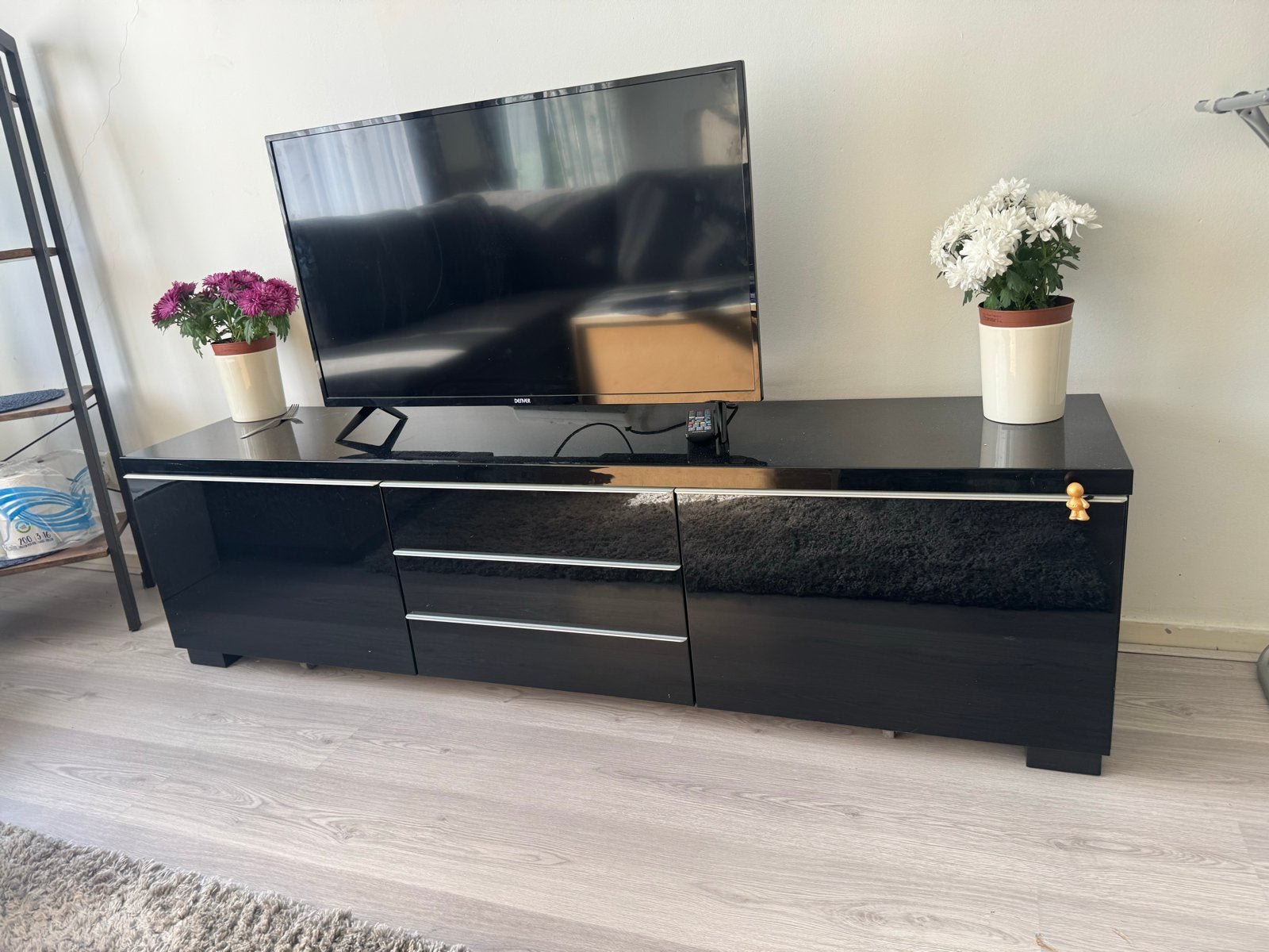 Zwart hoogglans tv-meubel met lades, Overige materialen, Gebruikt, 150 tot 200 cm, Ophalen of Verzenden