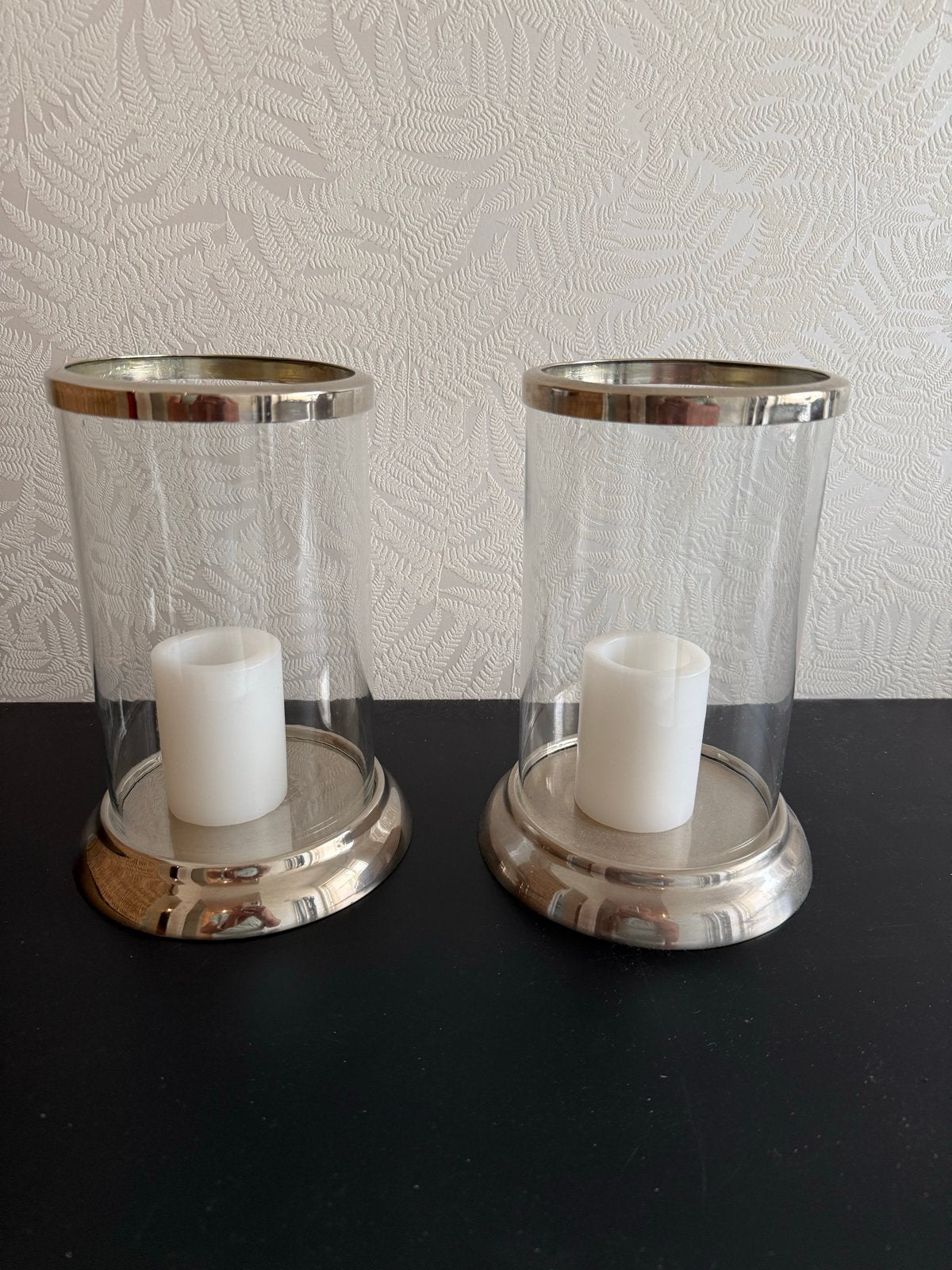 Eichholtz windlichten (2x) 23 cm hoog, Huis en Inrichting, Woonaccessoires | Overige, Zo goed als nieuw, Glas, Zilver, Modern