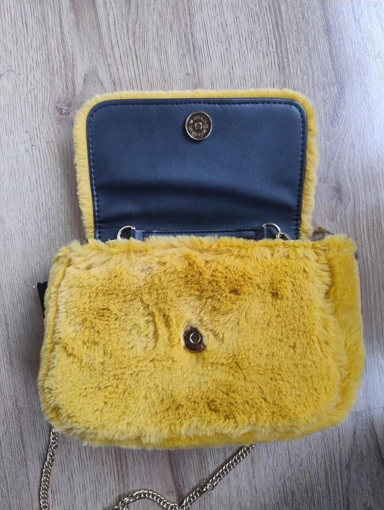 Geel tasje van LolaLiza, Sieraden, Tassen en Uiterlijk, Tassen | Schoudertassen, Zo goed als nieuw, Overige merken, Geel, Ophalen of Verzenden