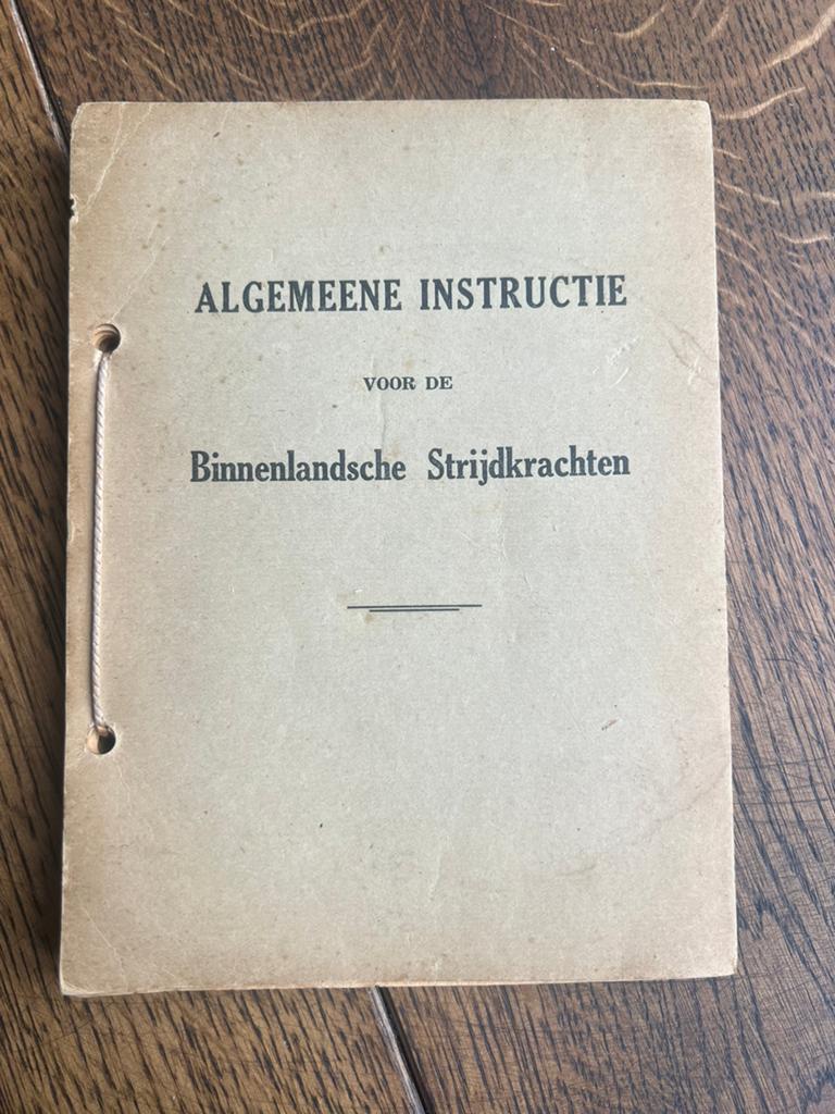 Nederlands NBS Instructie voorschrift 1945 verzet, Verzenden, Nederland, Boek of Tijdschrift