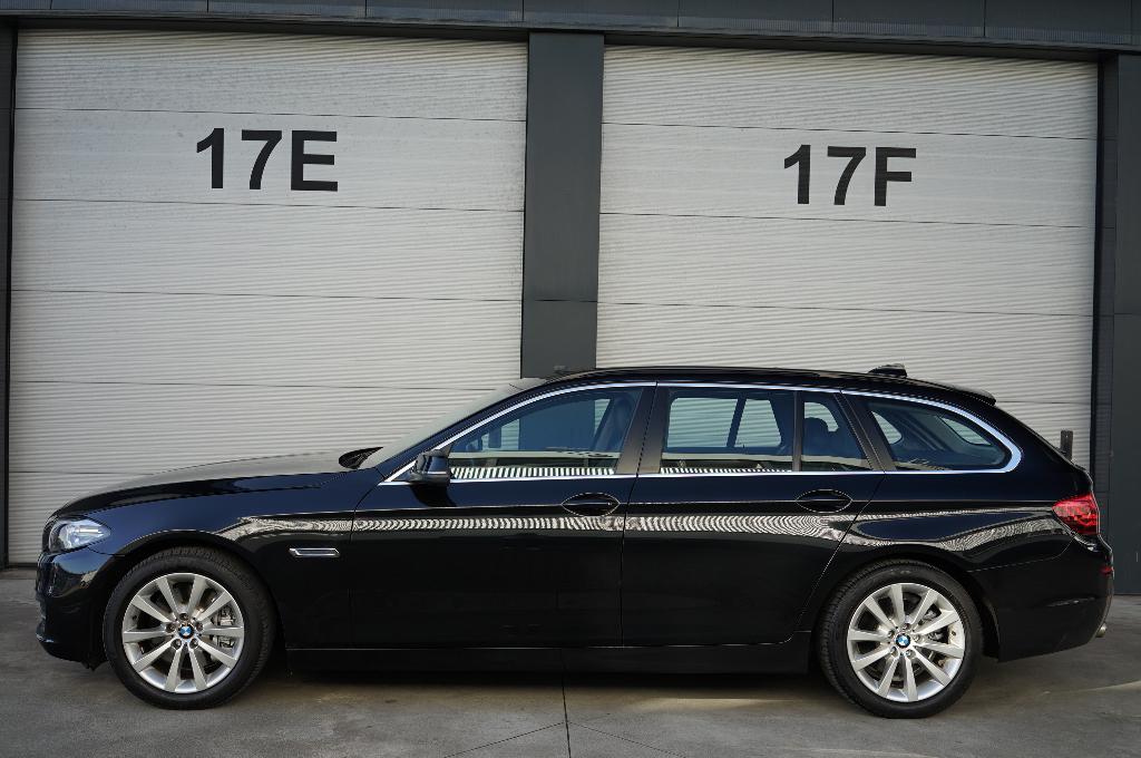 528i Touring EXE-LCi-Let op:69dkm-UITMUNTEND-'14, Auto's, BMW, Euro 5, 4 cilinders, 1850 kg, Zwart