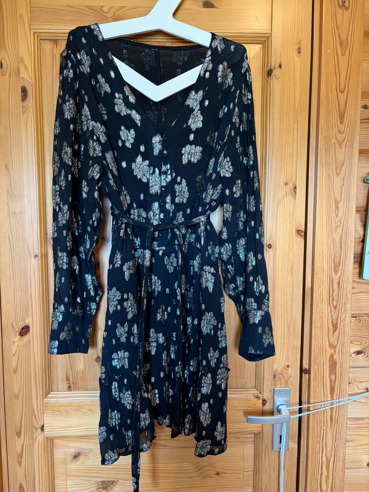 Jurk zwart glitter figuur bloem nicolett de luxe oto 57 L 91, Ophalen of Verzenden, Zo goed als nieuw, Maat 42/44 (L), Zwart