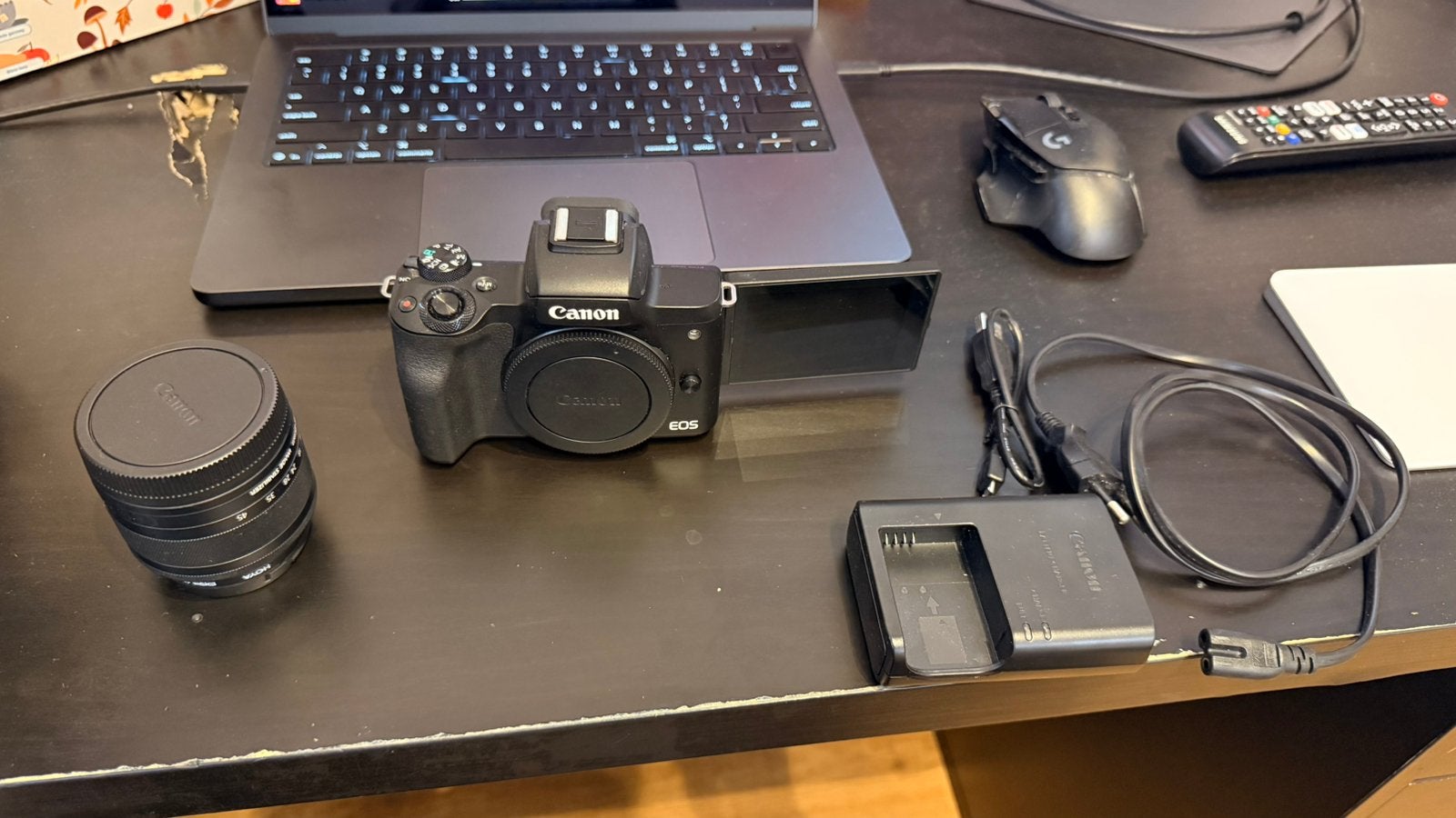 Canon m50 + kitlens, tas, originele accu + lader en adapter, Audio, Tv en Foto, Fotocamera's Digitaal, Ophalen of Verzenden, Zo goed als nieuw