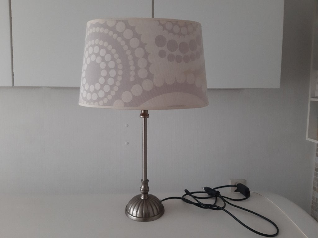 schemerlamp / tafellamp met metalen voet en stoffen kap, Huis en Inrichting, Lampen | Tafellampen, Ophalen, Gebruikt, Stof, Minder dan 50 cm