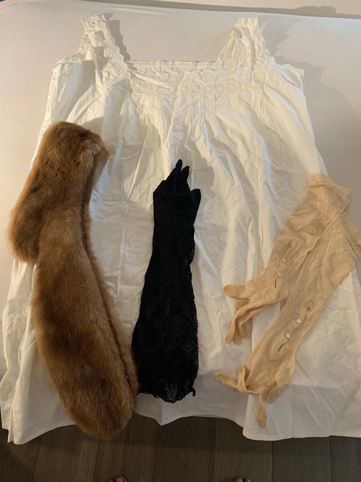 Vintage kleding set: onderjurk, bontstola en handschoenen, Ophalen of Verzenden, Dames