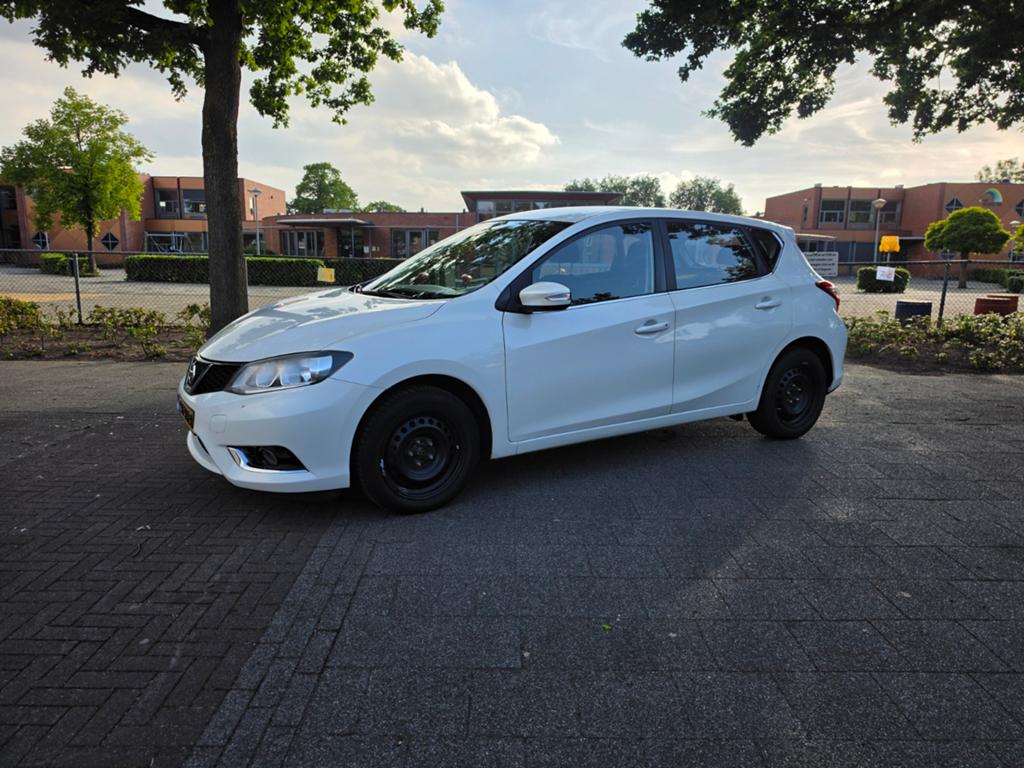 Nissan Pulsar 1.5 Diesel 2015 | Airco | Camera | APK 03-2027, Auto's, Nissan, Voorwielaandrijving, Zwart, 4 cilinders, Navigatiesysteem