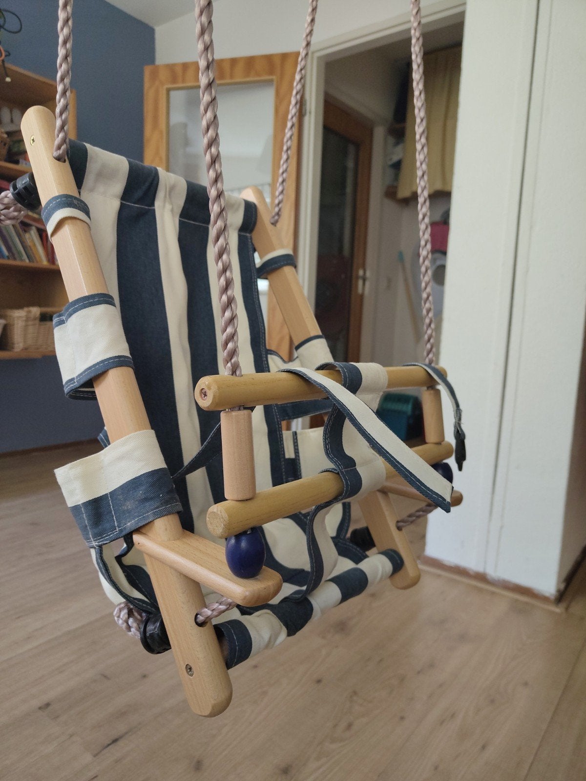 New Classic Toys babyschommel - veilig en comfortabel, Kinderen en Baby's, Speelgoed | Buiten | Speeltoestellen, Ophalen, Zo goed als nieuw