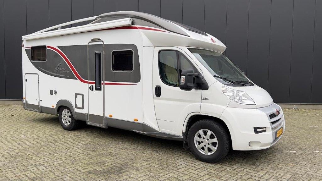 Luxe BURSTNER IXEO PLUS IT 726 - 4 Pers - Zeer Compleet, Caravans en Kamperen, Campers, Luifel, Ringverwarming, Fiat, Reservewiel