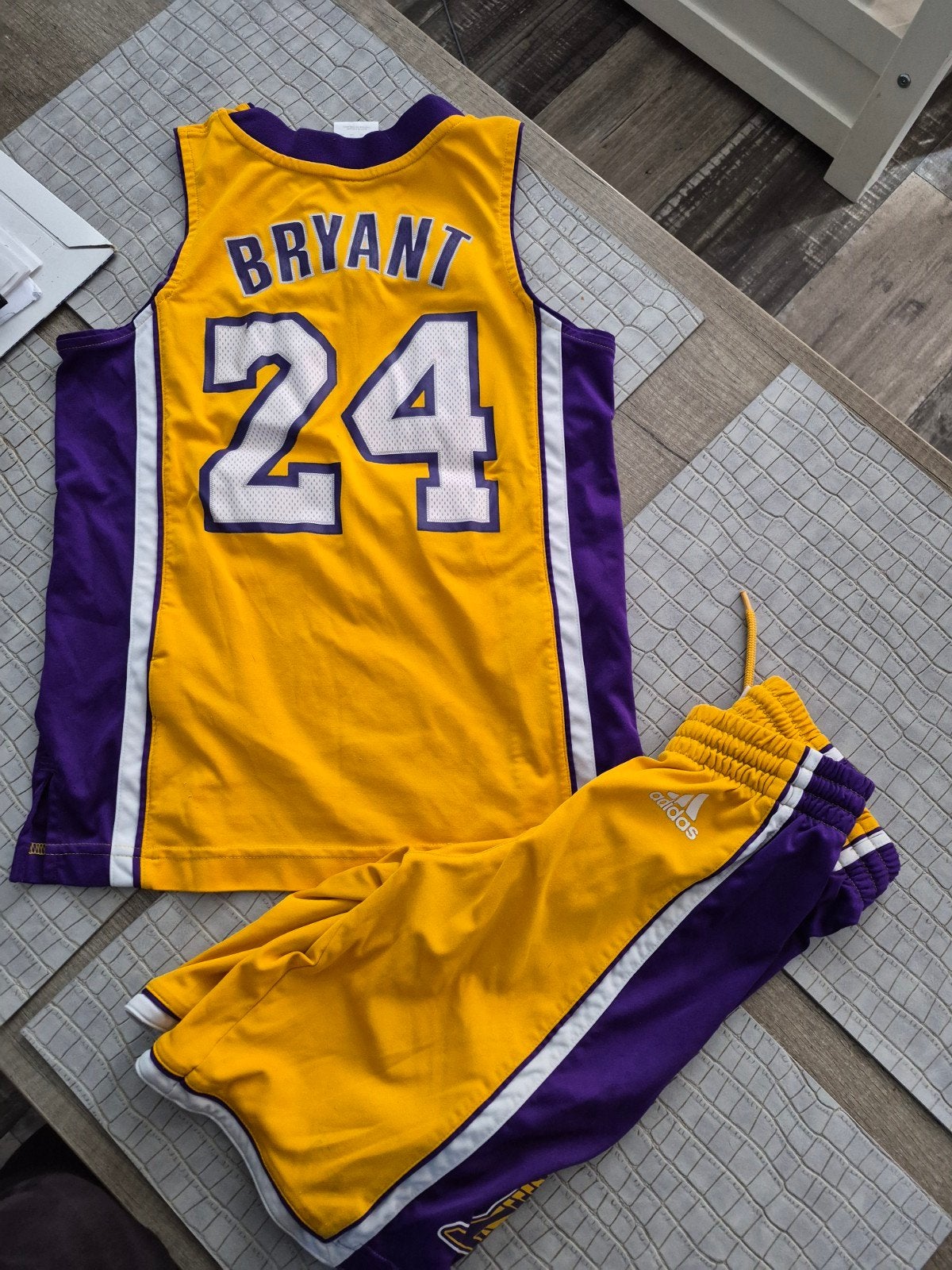 Lakers Bryant 24 basketbal tenue - maat 128 (7-8Y), Ophalen of Verzenden, Gebruikt, Adidas, Jongen of Meisje