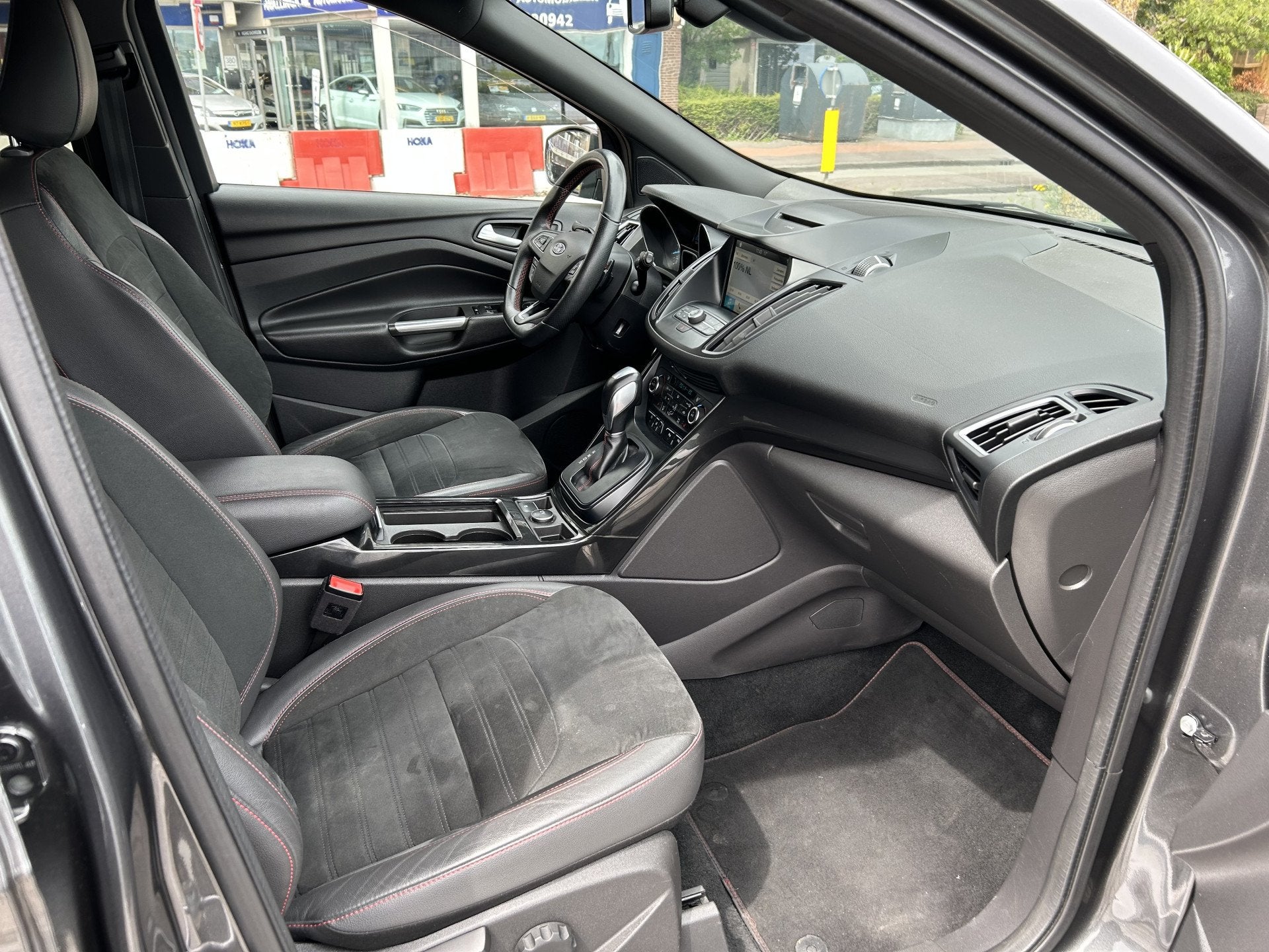 Ford Kuga 1.5 EcoBoost Vignale ST Automaat 4x4 full optie, Auto's, Automaat, Dealer onderhouden, 4 cilinders, 11 km/l