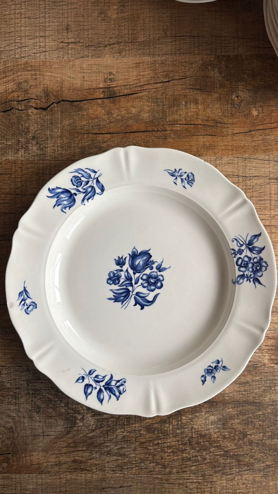 Petrus Regout serveerbord Bouguet Bleu met chip, Ophalen of Verzenden