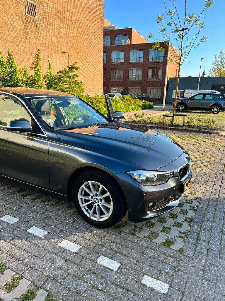 BMW 3-Serie 2.0 316D 2013 Grijs, 1385 kg, Achterwielaandrijving, Zwart, 4 cilinders